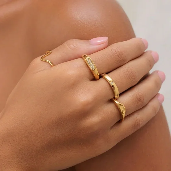 Atolea Sparkling Band Ring - Size 6 - New with Dust Bag - Picture 2 of 4